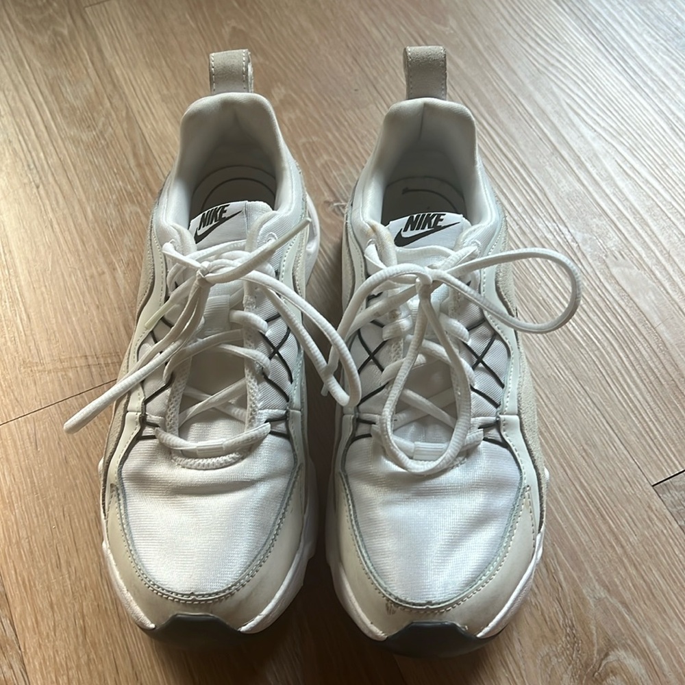 Nike RYZ 365 sneakers size 8